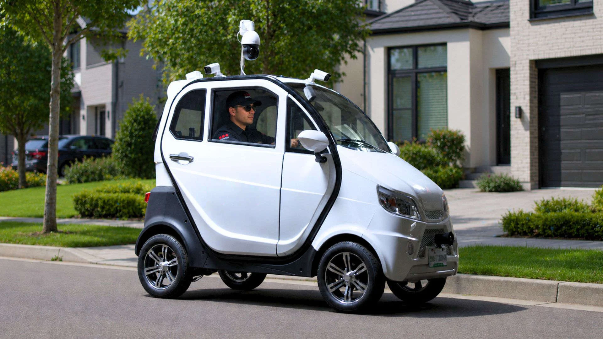 Avvenire AI Smart Mobile security patrol vehicle